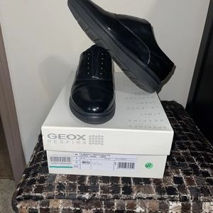 Womens Geox Resprirax Oxford black shoes size 9